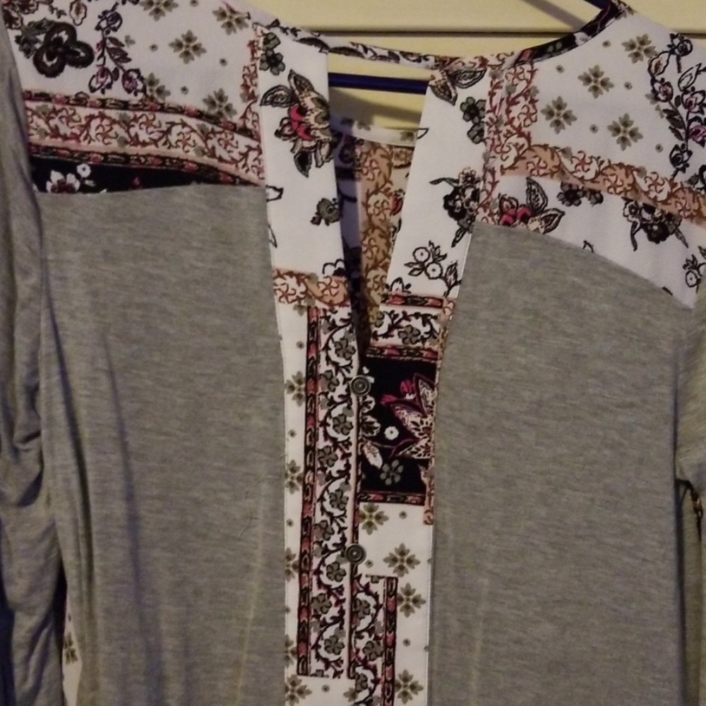 Top - Picture 2 of 2